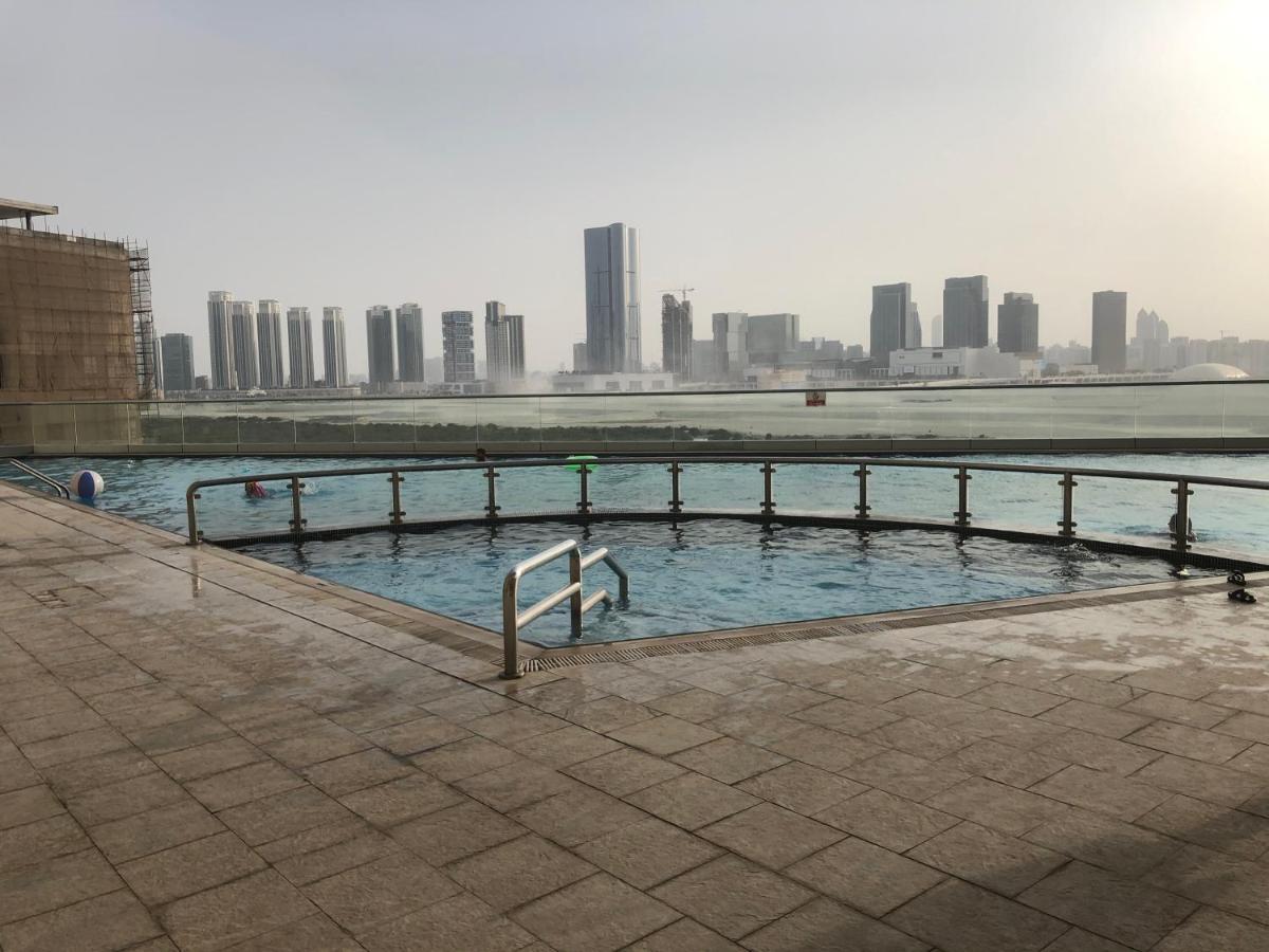 Large Size One Bedroom Apartment With Sea View Abu Dhabi Ngoại thất bức ảnh